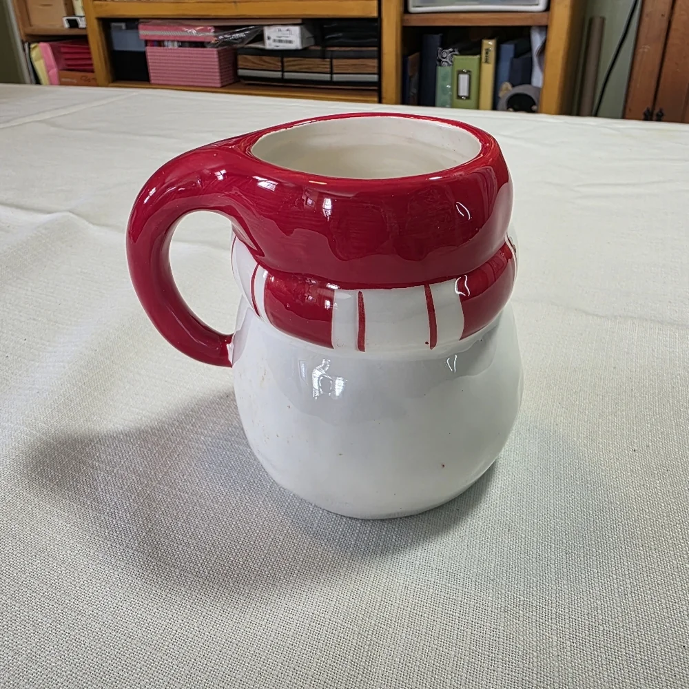 Vintage Festive Santa Cocoa Mug Red and White EUC